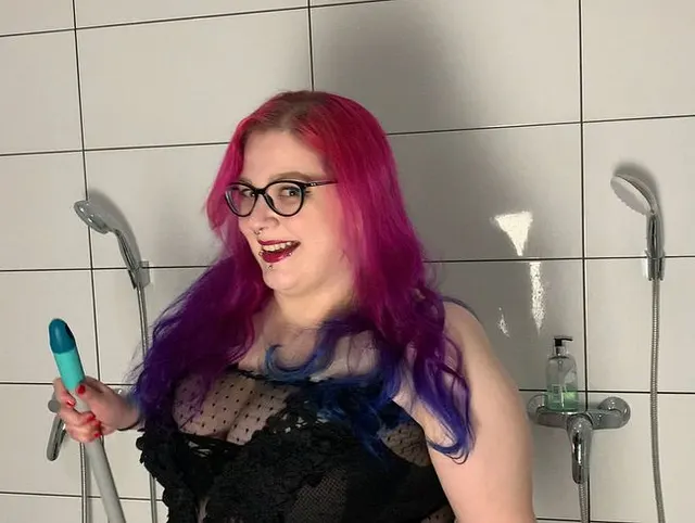 Dusche putzen ohne Höschen