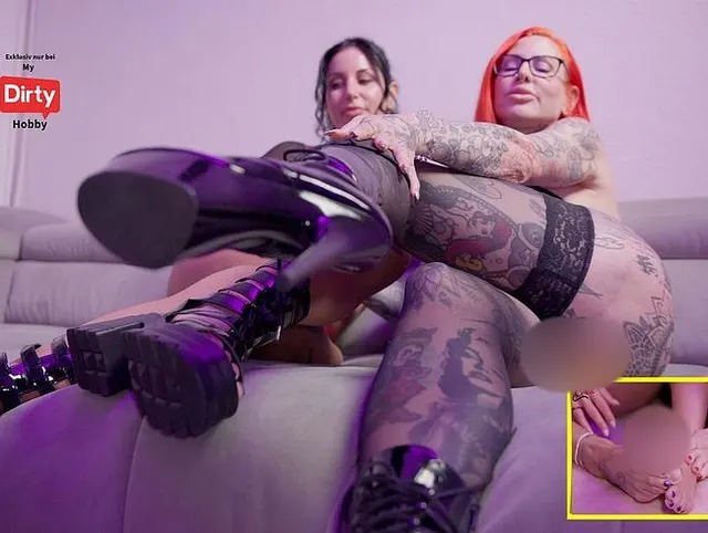 Krasser foot und blowjob von 2 geilen Schlampen Das lässt ihn hart abspritzen !