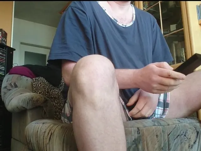Nylonjunge schaut ein Privat Video 3.1