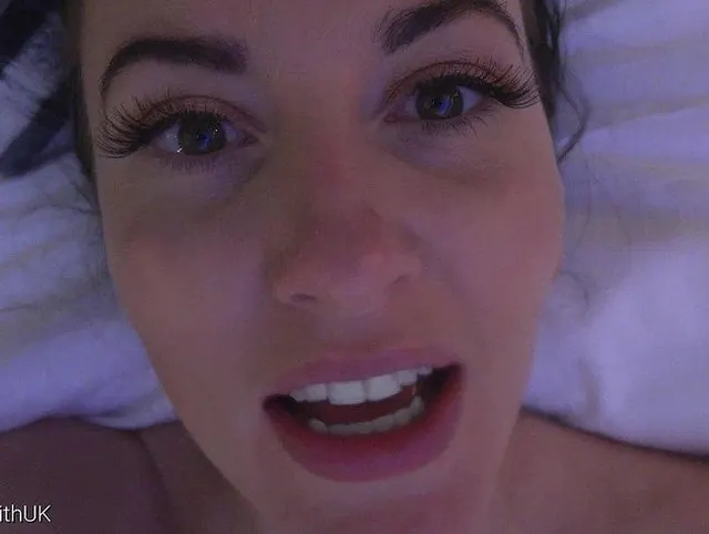ASMR A Big Kiss