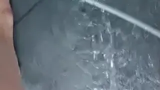 Kein Halten unter der Dusche! Ich konnte meinen Strahl einfach nicht stoppen