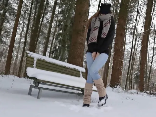 Jeans Piss im Schnee