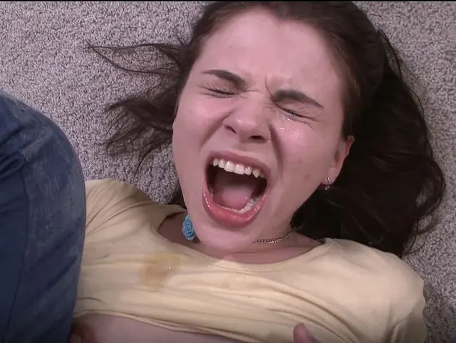 Fortsetzung - Stiefschwester hat das bekommen, was sie verdient - schneller harter Fick und Deepthroat und Cumshot (Teil 3)
