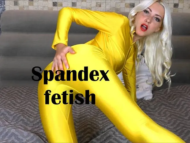 Bete deine Göttin an: Spandex-Fetisch mit gelbem Anzug