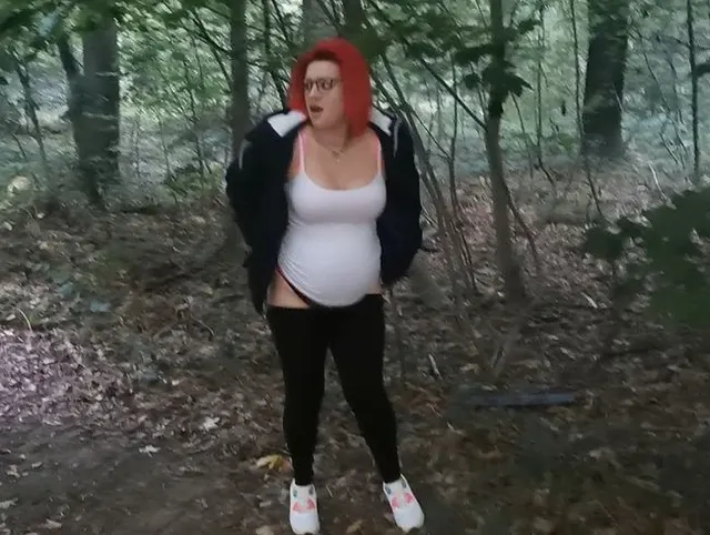 IN DEN WALD GEPISST