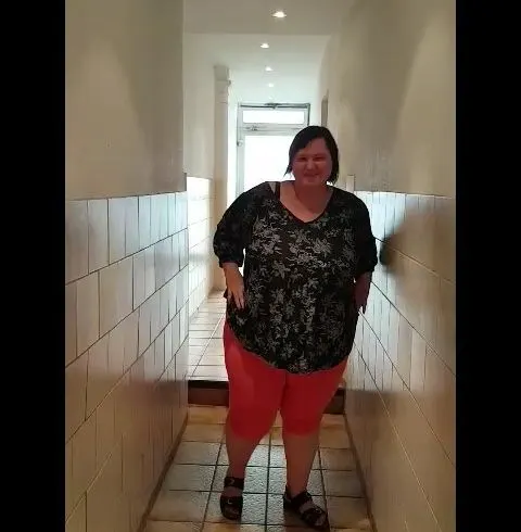 NACH DEM SCHUHE KAUFEN NACH HAUSE UND IN DIE ORGANE LEGINS IM HAUSFLUR GEPISST