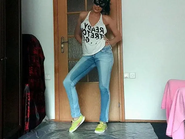 Ich warte darauf, dass du meine leichten Jeans verehrst