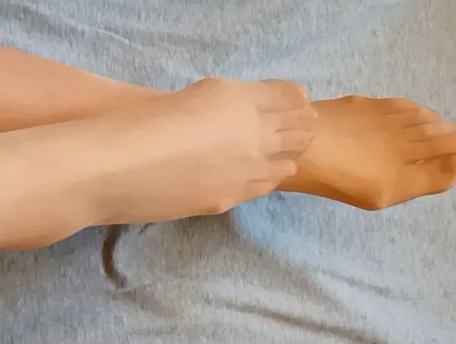 Meine göttlichen Beine in Nylon