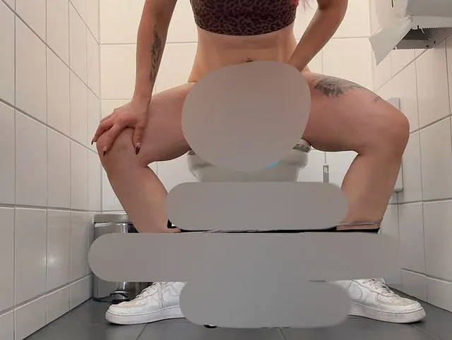 Natursekt-Fontäne im Gym-Klo – Blase geleert und total erleichtert!!!