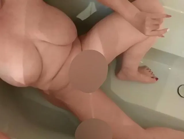 in der wanne vollgespisst