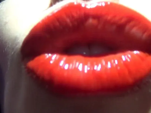 Rote Lippen & Lipgloss JOI