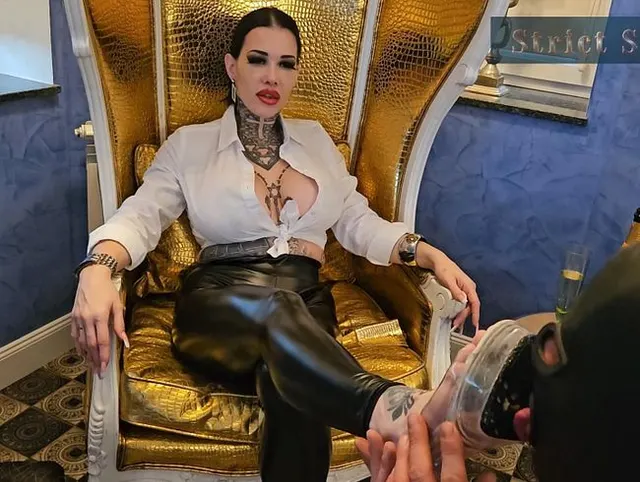 Miss Alessa Milano Smelly Foot Domination Crushing Humiliation Feeding Part 1 MDH
