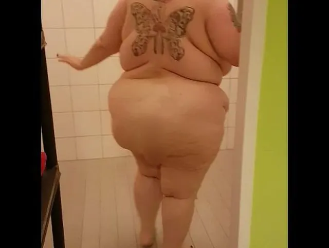 1 UHR MEGA PISSEN IM CLUB