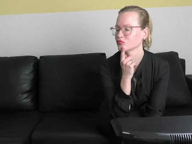 Nylongeiler Chef nimmt mich im Büro richtig ran!