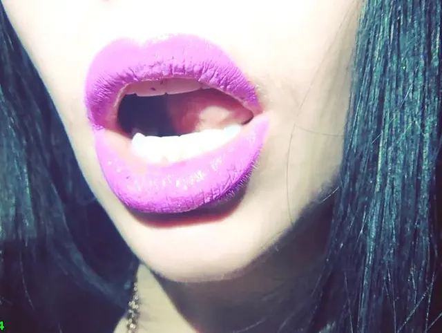 LIPPEN UND KÜSSE