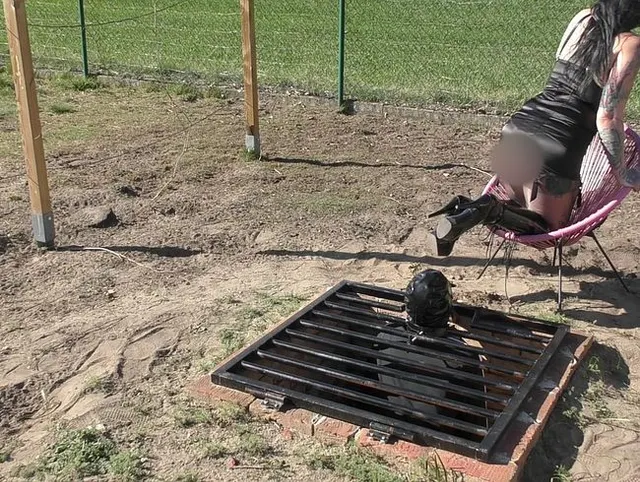 Domme On Dugout 1