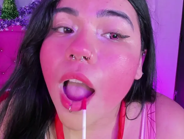 Ahegao spuckt Brüste