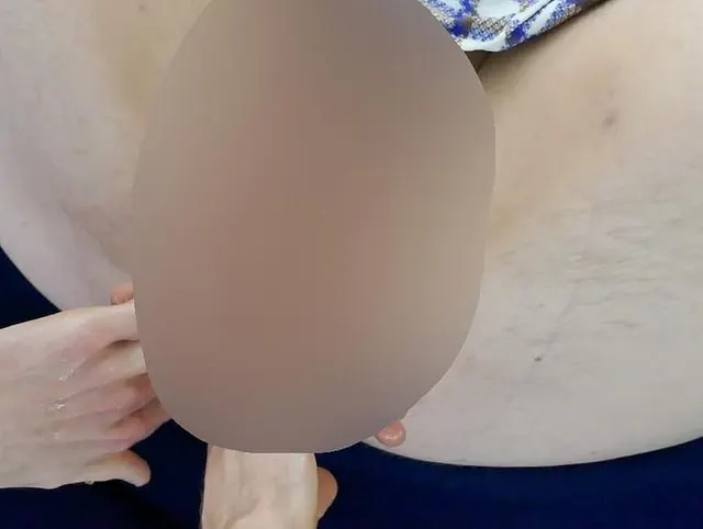Video 225 - Fisting mit kompletter hand und Monster Dildos - Cam 2 Teil 1-8