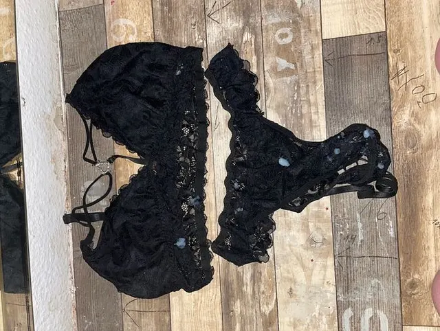 Geil gewichst auf heiße Unterwäsche ???
