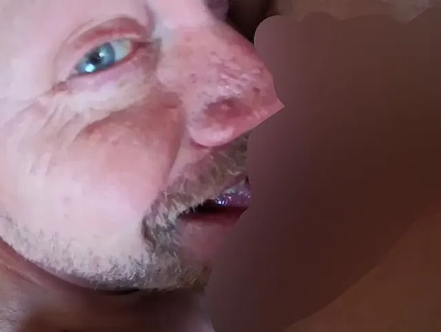 Oh mein Gott, ich hab ihm beim Kommen in den Mund gepisst (169)