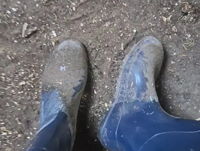 Gummistiefel ganz schmutzig - rubberboots dirty ... du hast eine Vorliebe für Gummistiefel?
