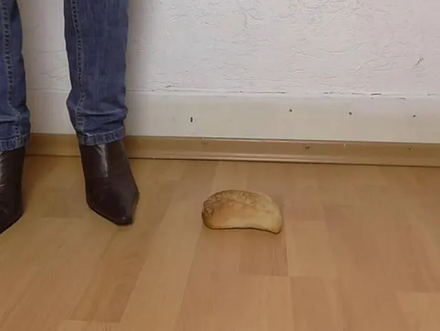 Brötchen unter meinen Sohlen
