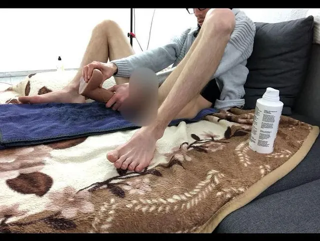 Video 074 - Maxi Trainiert mit Monsterdildo in die Tiefe Cam 2 Teil 2-6