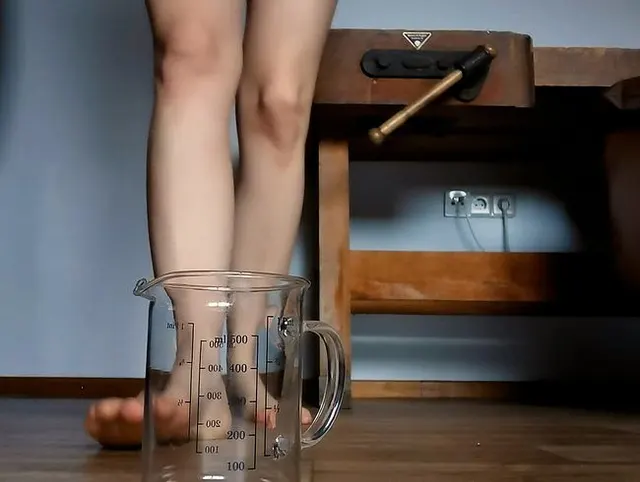 Süßer Messbecher - Piss am Morgen