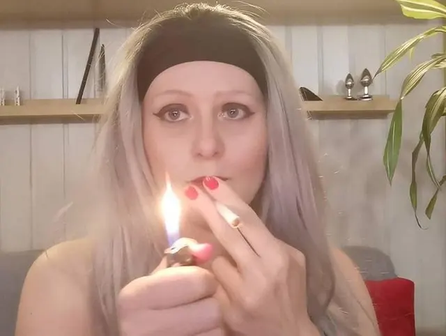 Ich rauche und erteile dir Wichserlaubnis