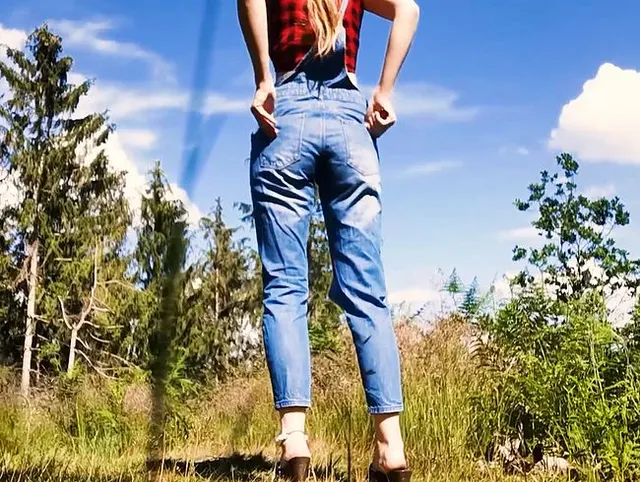 Outdoor Latzhosen Piss