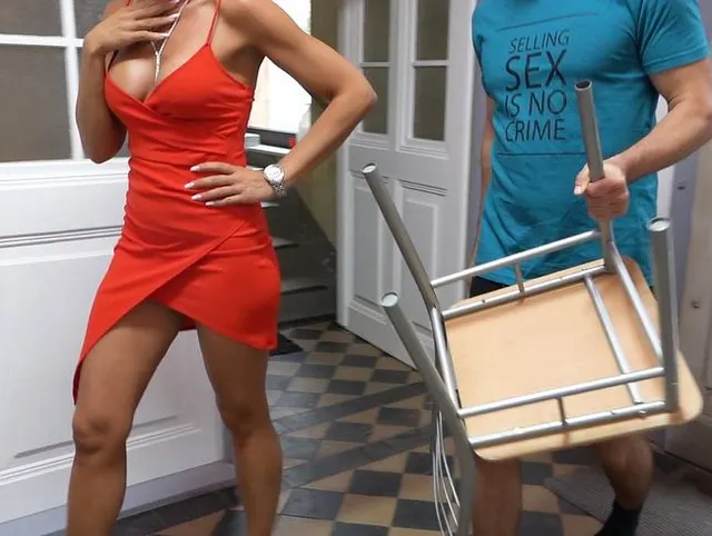 Mein neuer Nachbar mit dem ganz besonderen Fetisch | XXL Spermaexplosion nach ultimativen Fußsex!