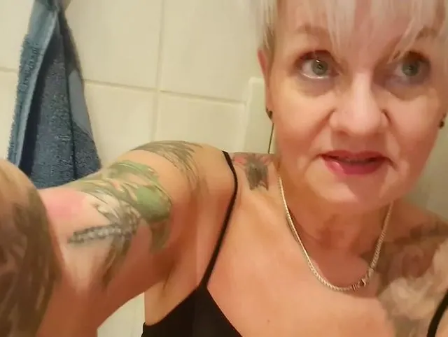 mein Pissloch ganz nah gefilmt