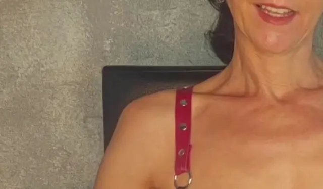 „Ich bestimme, wann du kommst!“ – Strenge Wichsanleitung in Wetlook & Strapsen ?