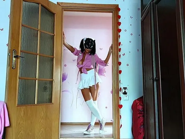 Natalia nass ihr Höschen Upskirt