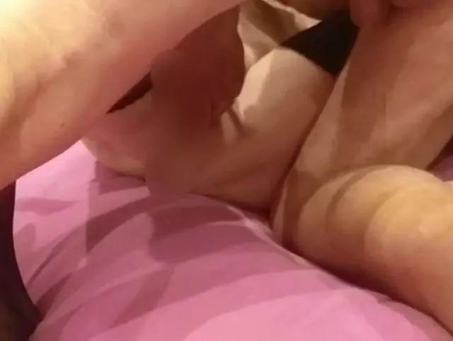 feuchte finger am nassen loch