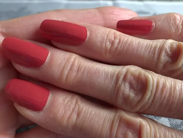 Rote lange Fingernägel - Natürliche Fingernägel!