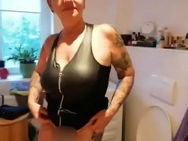 gefilmt worden beim pinkeln