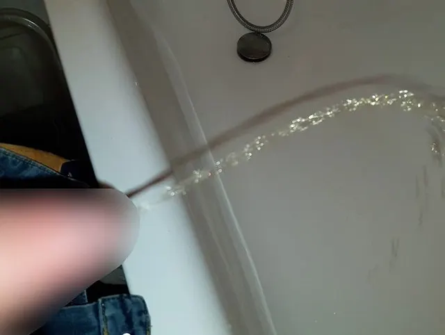 Zeit für ne Pissdusche für dich