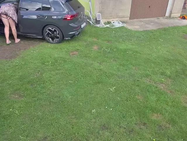 Ich wollte nur kurz ans Auto und dann kam er nach und hatte anderes vor.?