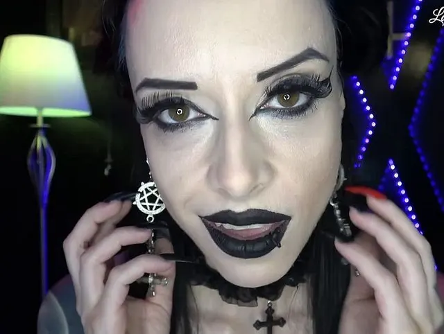 Wichs dir das Gehirn für Satan aus dem Kopf