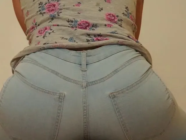 MEINE PRIVATEN ZUHAUSE-VIDEOS-JEANS-TAGE SIND EINE FREUDE FÜR UNS! : MERCILESS FACESITTING