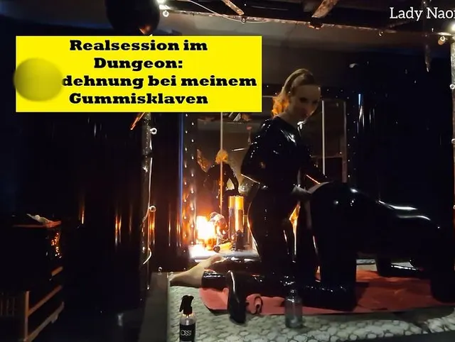 Gummisession Teil 1 / 2023: Analdehnung bei meinem Gummisklaven