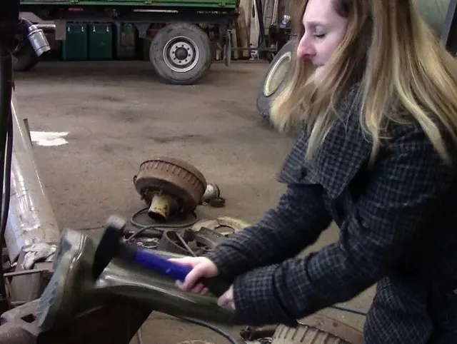 Ich darf Gummistiefel zerstören