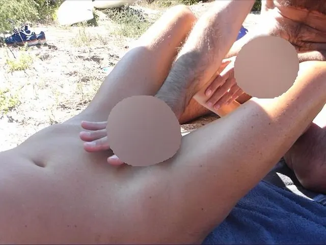 den Strandmasseur verführt
