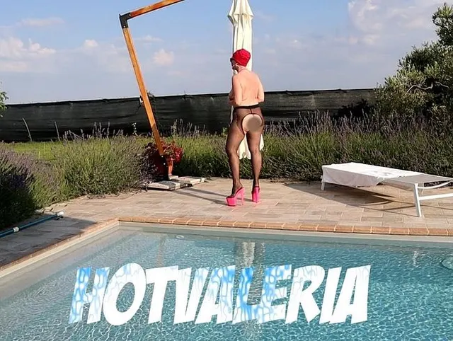 Badenixe pisst auch mal gerne