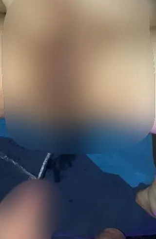 Bis zum Orgasmus auf den Kitzler gepisst