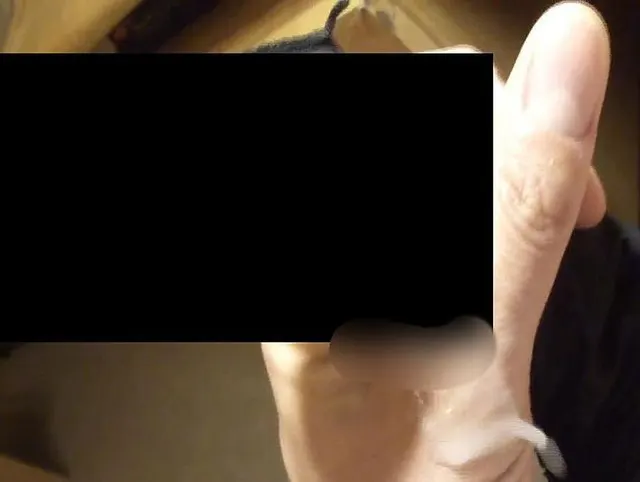 Hemmungslos extrem in ihre geilen schwarzen verickten Nylonsöckchen abgespritzt und abgewichst