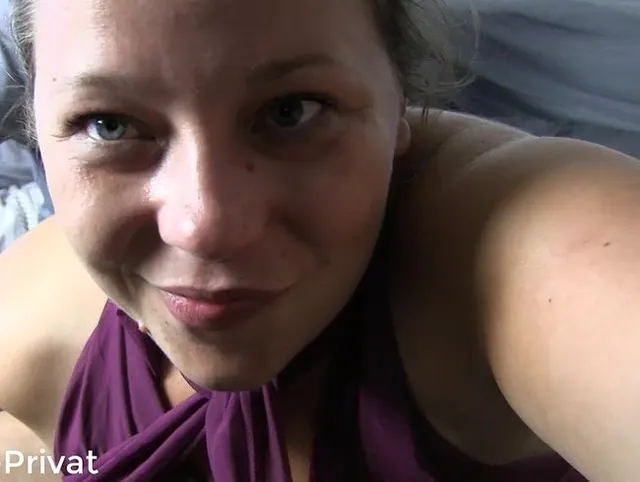 Er bespielt geil meine Pussy