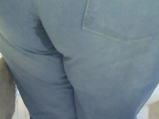 Nötig pissen - da ging was in der Hose