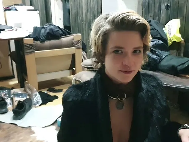 POV Blowjob vom Haustiermädchen